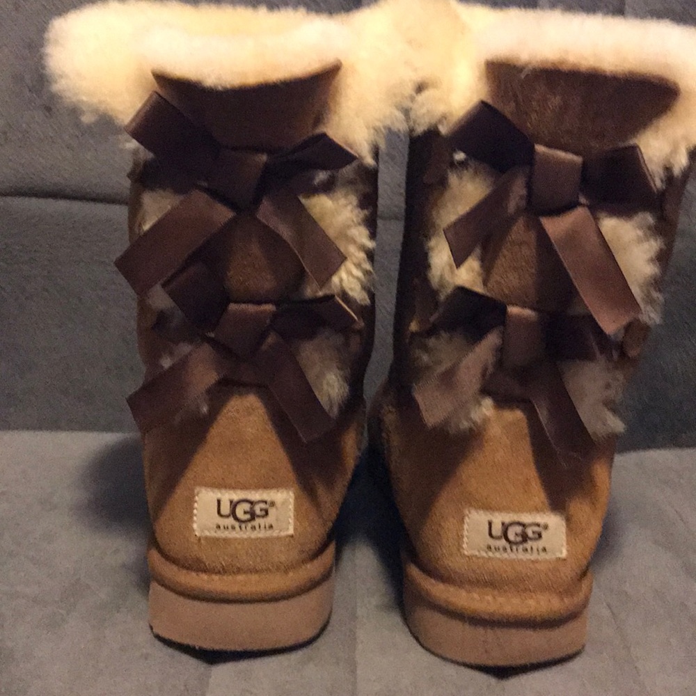 UGG Bailey Bow 2
